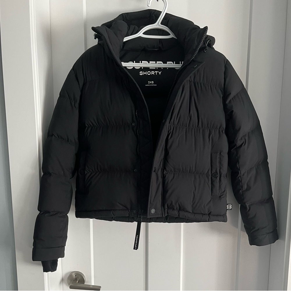 Aritzia black super puff shorty